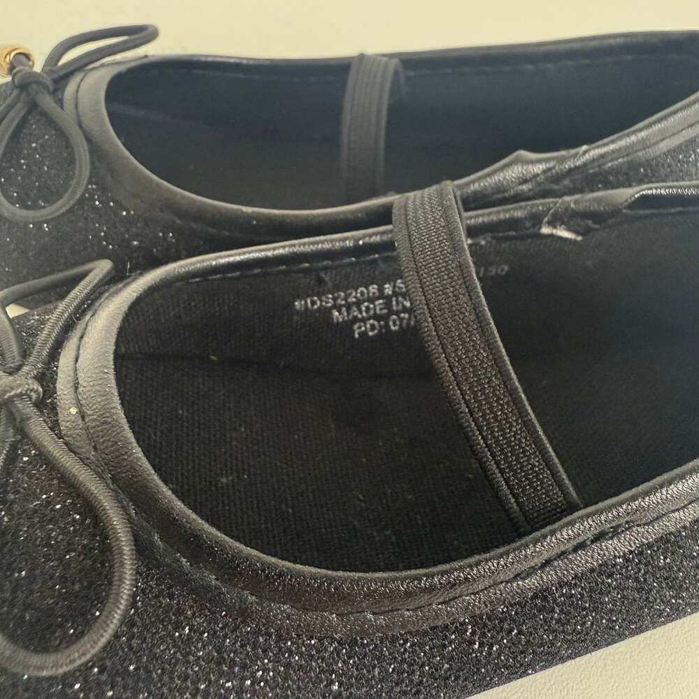 Toddler Girls Slip-On Ballet Christmas Holiday Black Glittery Bow Flat Shoes 6M - Picture 8 of 8